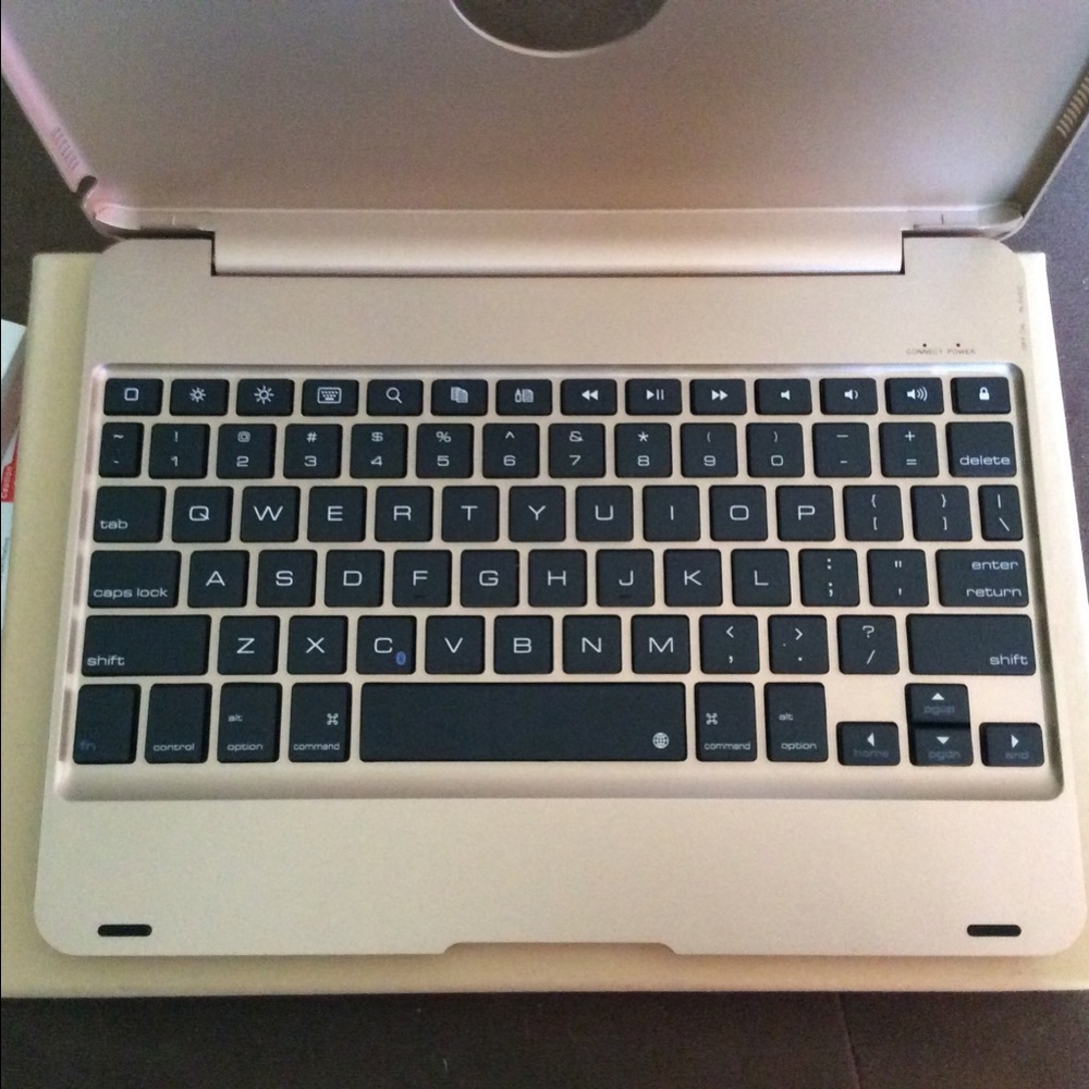 NWOT Bluetooth Laptop Keyboard for iPad Pro 9.7”